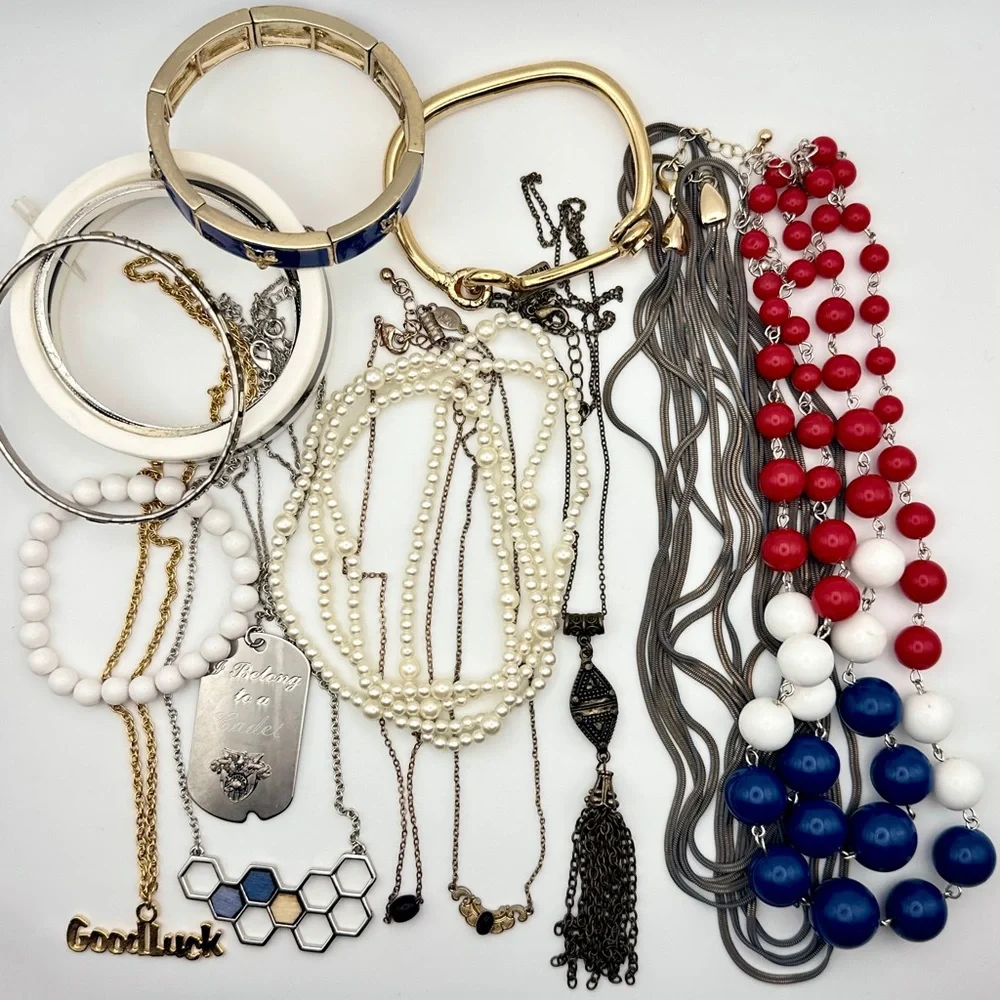 Estate Fashion Jewelry Lot Bundle of 15 Accessories VTG - Picture 7 of 7